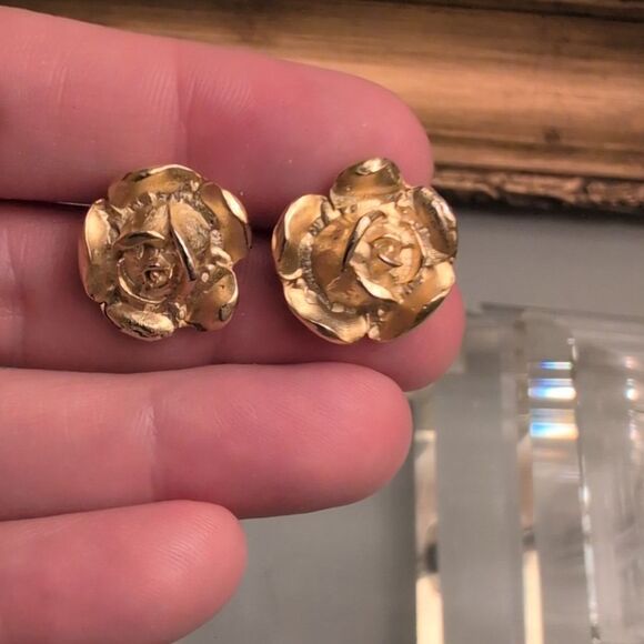Susan Shaw Gold Rose Pierced Earrings From The Garden Collection - Picture 1 of 9